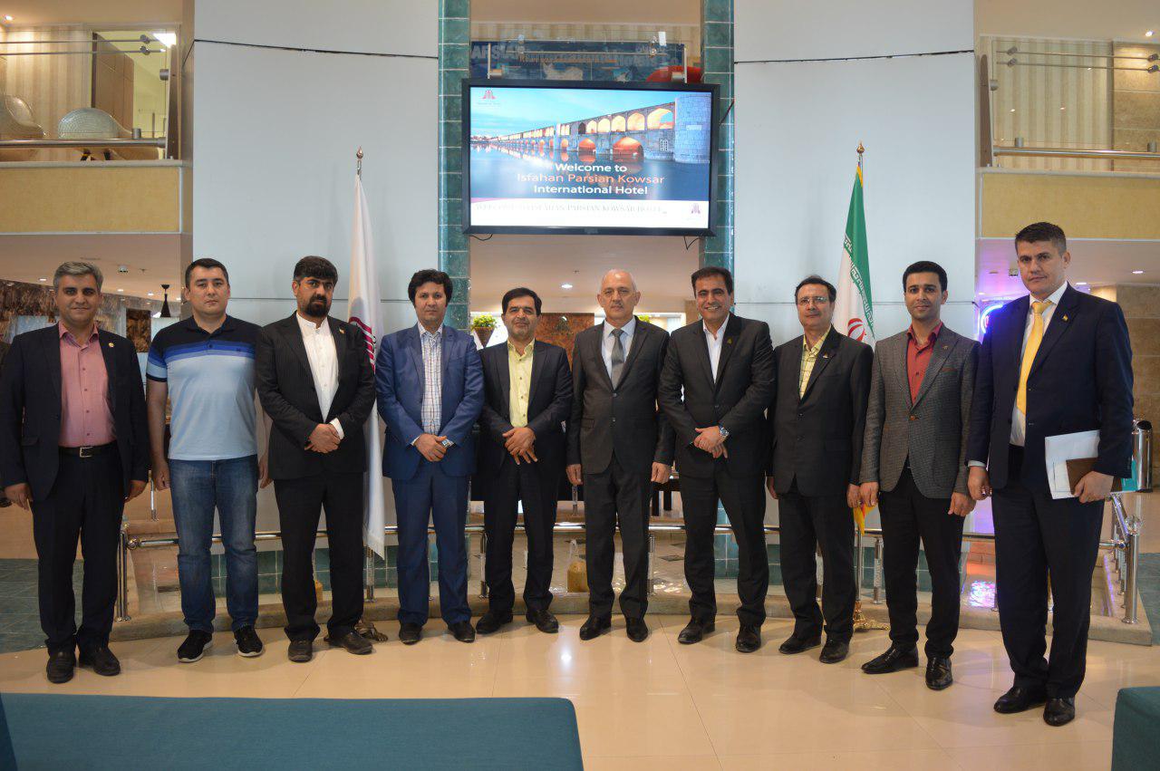 برگزاری نشست دوستانه سفرای کشورهای تاجیکستان ،ساحل عاج ،اوکراین ،ازبکستان و چین با مدیرعامل شرکت هتلهای بین المللی پارسیان
